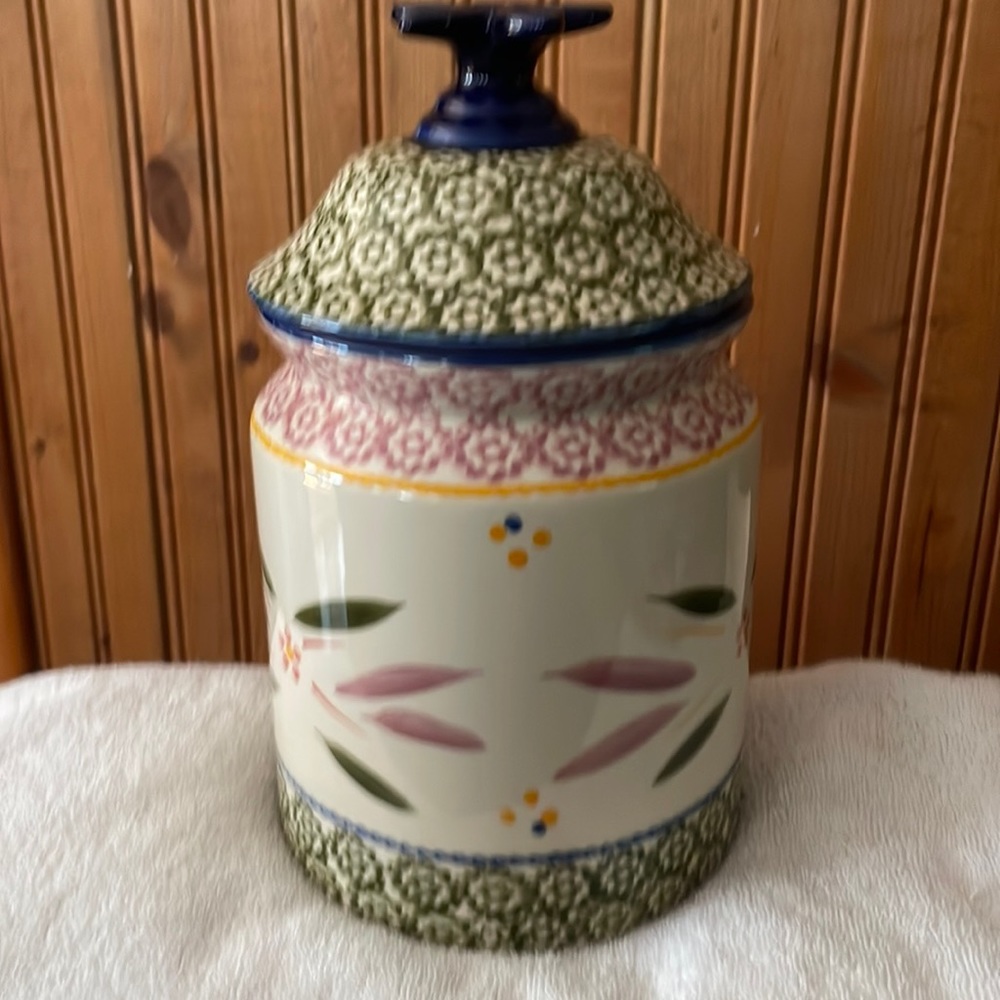 Temptations by Tara -Old World Cookie Jar